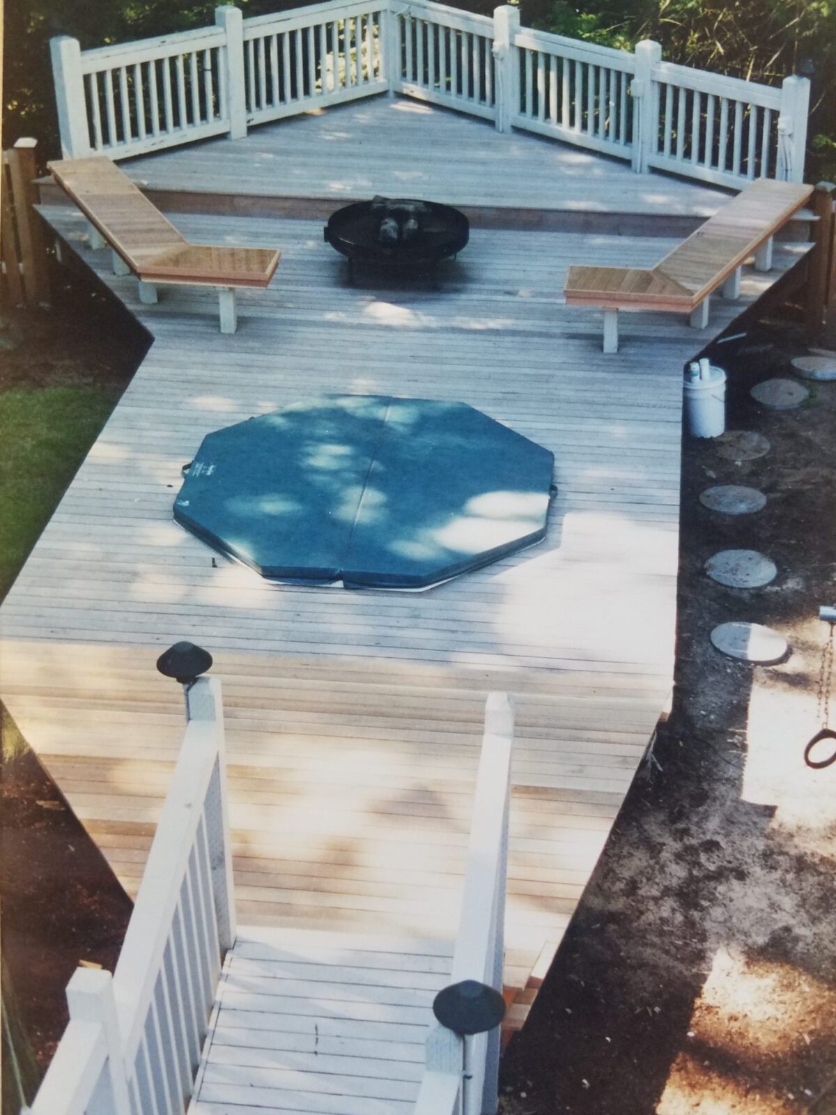 Deck with whirlpool